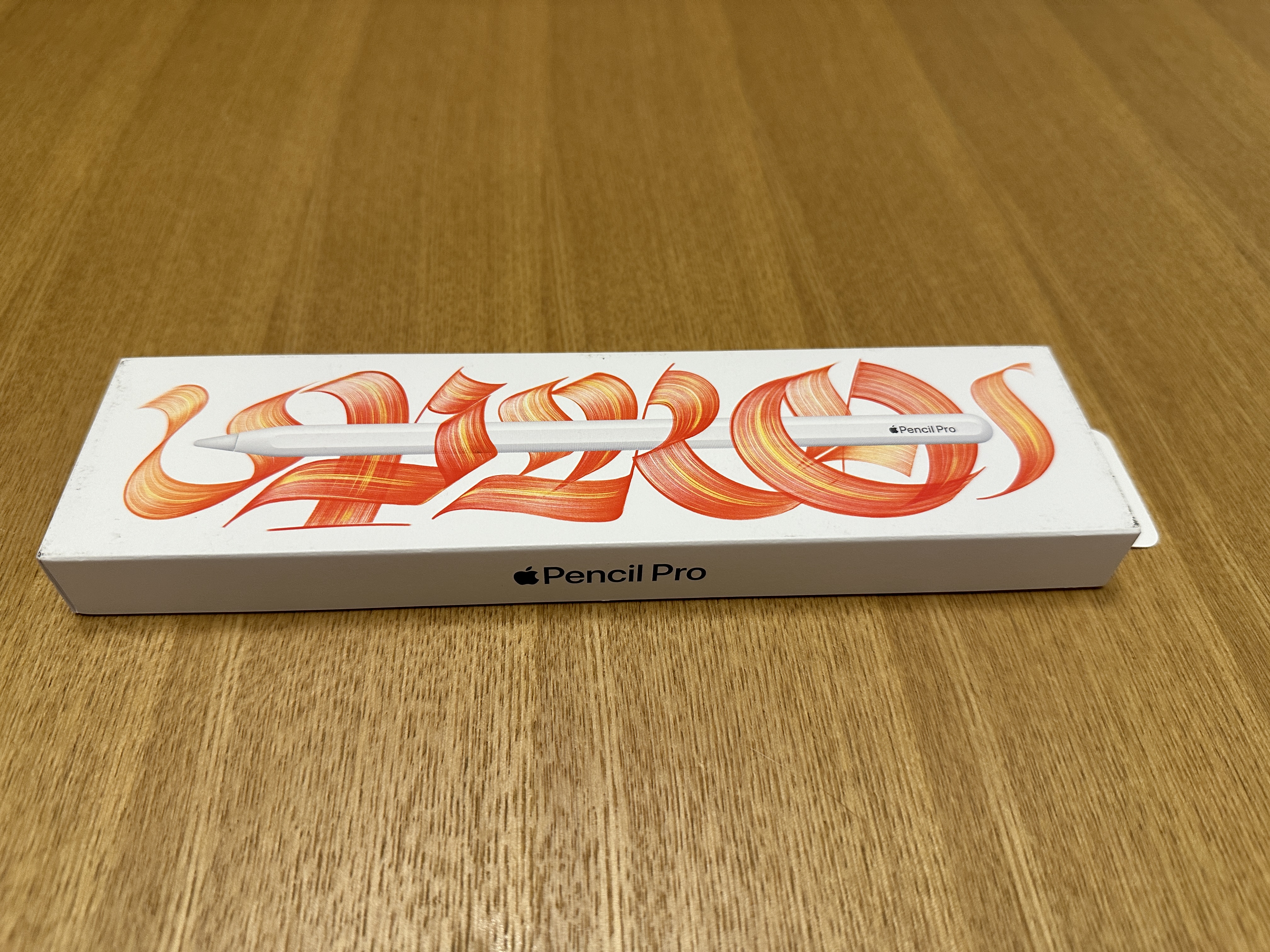 開封前のApple Pencil Proの化粧箱の写真。クリックすると画像が切り替わります。